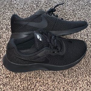 Black nikes
